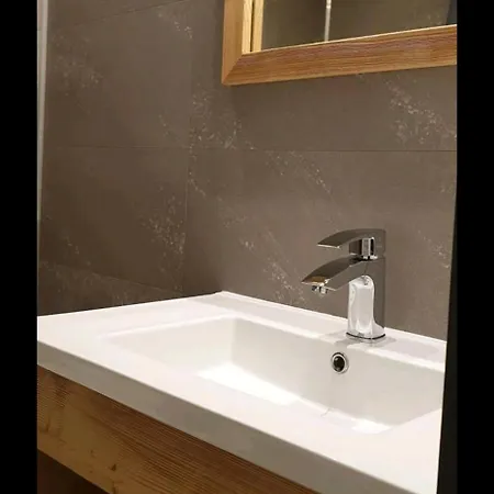 Apartamento Chaleureux Studio De Montagne *